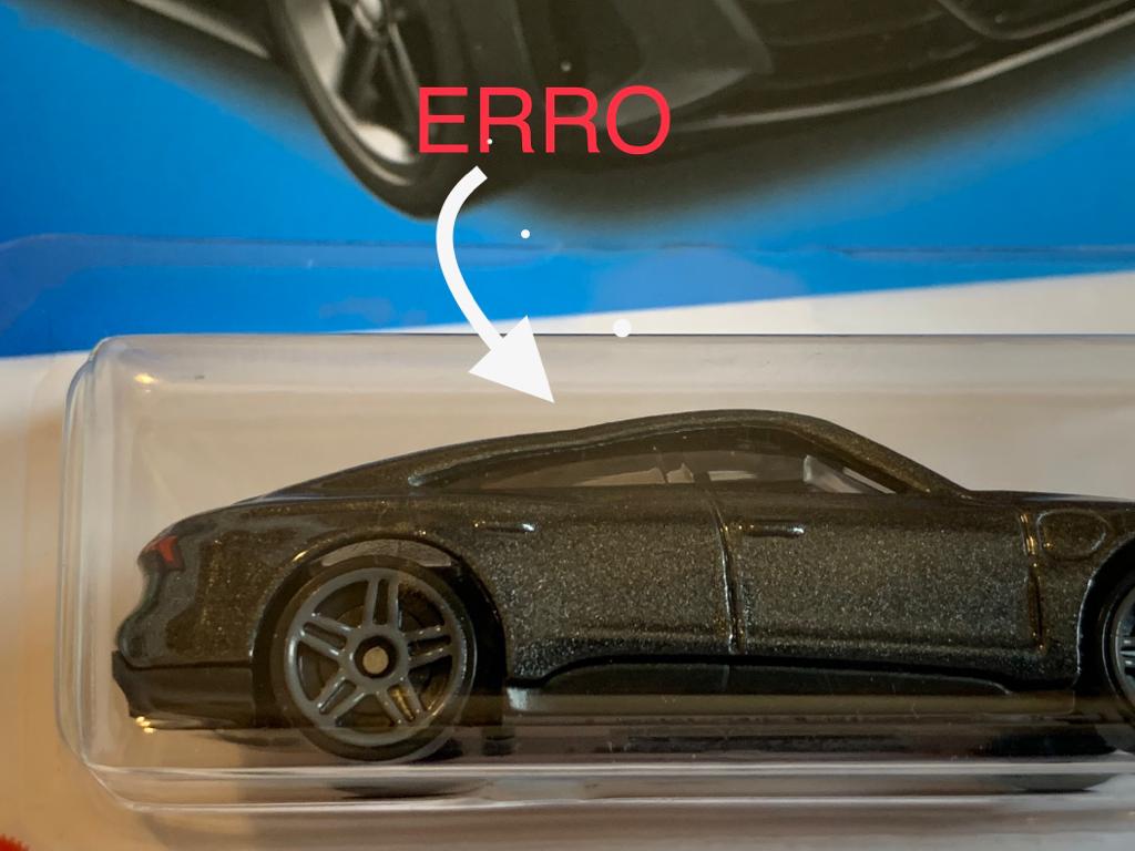 Hot Wheels 2022 - Audi RS E-Tron GT - Com Erro - HCR99