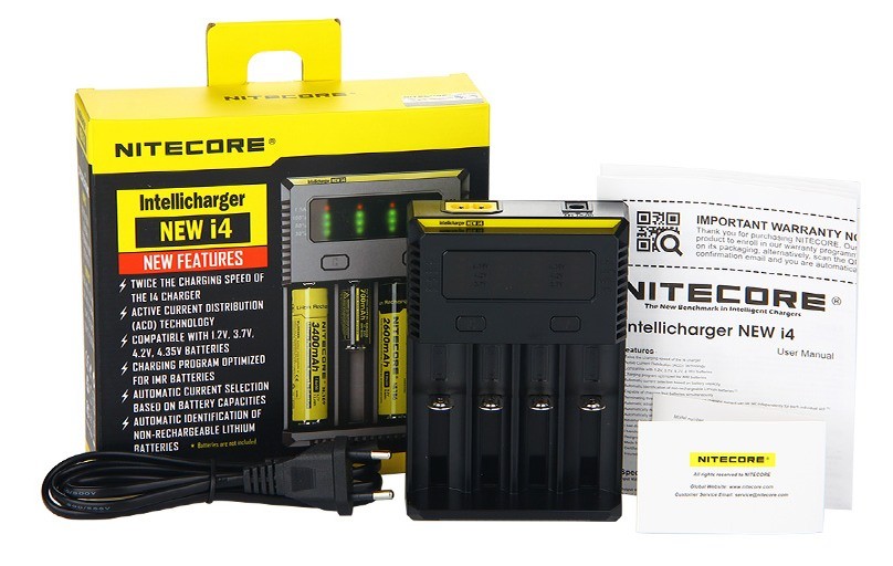 Carregador de Baterias Nitecore® NEW i4 - p/4 baterias (18650 14500 16340 26650)