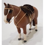Miniatura de cavalo encilhado 