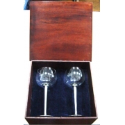 Conjunto de taças de bourgogne ou gin em caixa de madeira (CNJ044)