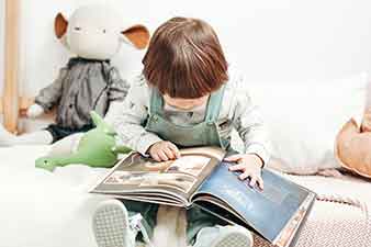 5 maneiras simples e divertidas de ajudar seu filho nas fases da Alfabetização