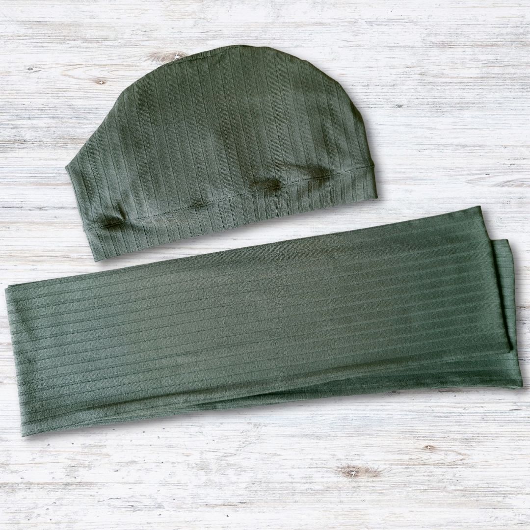 turbante na cor verde composto por touca + faixa em tecido canelado