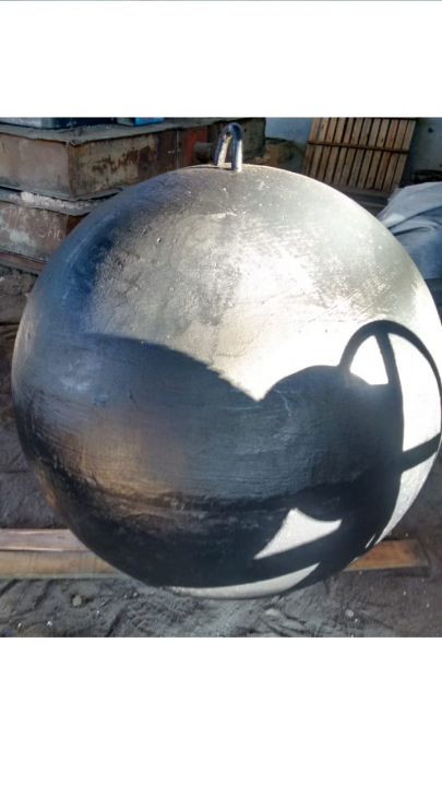 Bola para desmonte secundário, Esfera metálica fundida ou Drop Ball de 4 toneladas para fragmentação de matacos