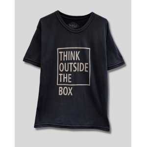 Camiseta Think Outside The Box