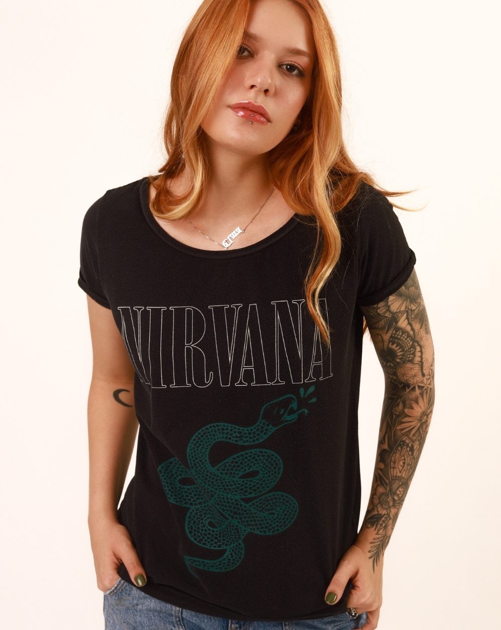 T-Shirt Nirvana Cobra Gola Canoa