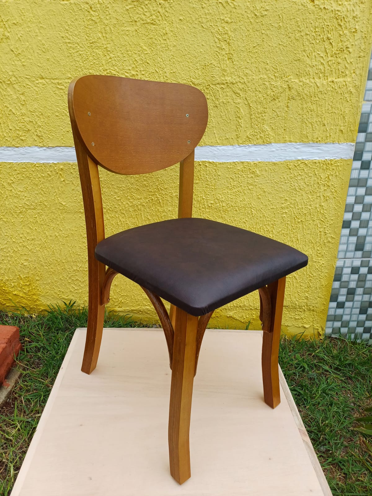Cadeira para Lanchonete de Madeira com Estofado Cod. CMAE