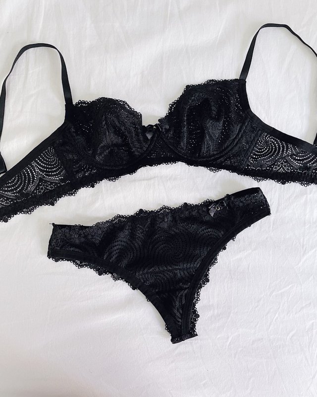 Conjunto lingerie sutiã de renda com aro sem bojo e calcinha de renda cor preta - Mireli