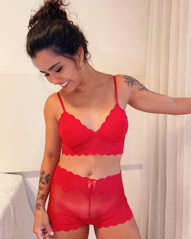 Conjunto lingerie sutiã de renda sem bojo e calcinha caleçon de renda na cor vermelha - Nathana + Natinha