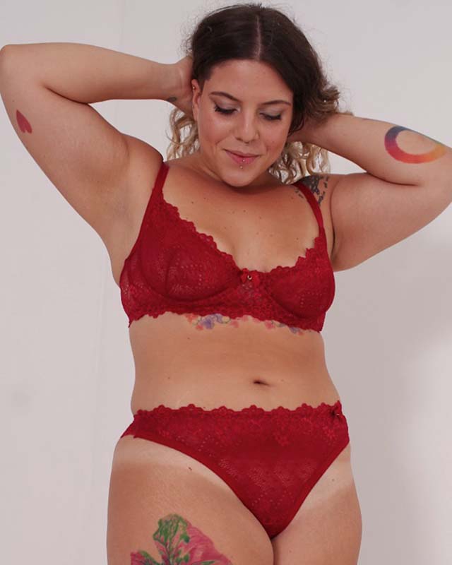 Conjunto lingerie renda vermelha top aro + calcinha asa delta vovó Norvinda