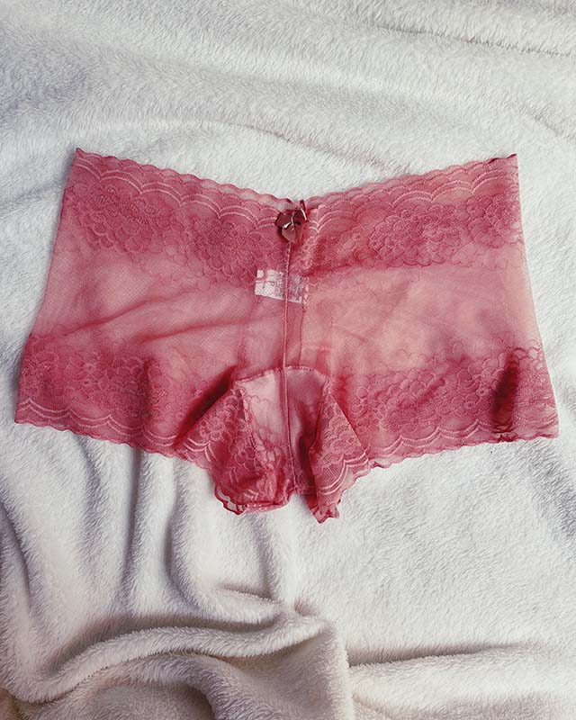 Conjunto lingerie sutiã de renda sem bojo e calcinha de renda na cor rosa - vovó Romance