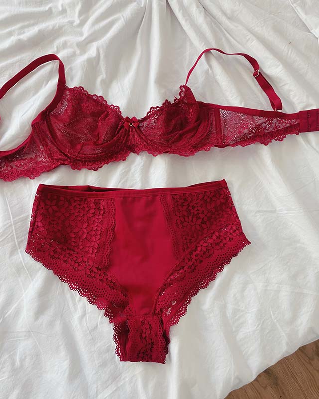Conjunto lingerie top renda com aro + calcinha cintura alta vermelha vovó Norvinda + Clarisse