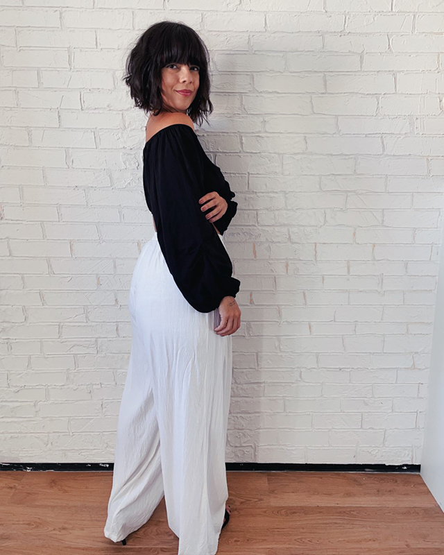 Conjunto Blusa mangas bufante tecido na cor preto Calça feminina pantalona cintura alta lisa branco - Marilu + Vivian