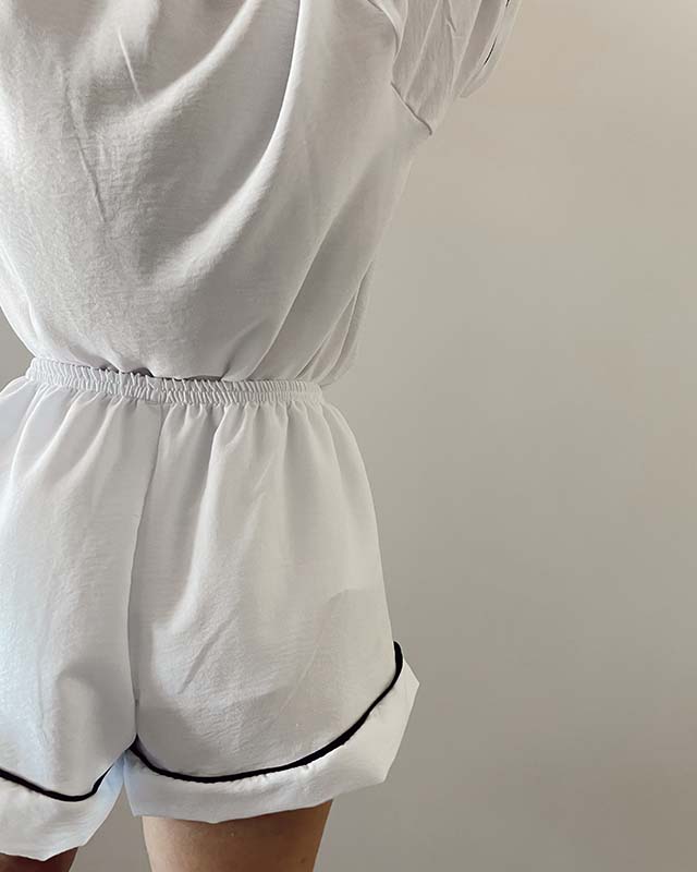 Pijama curto tecido plano branco com preto vovó Jaque