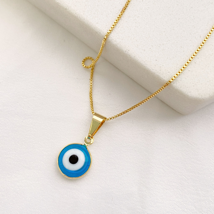 Colar corrente com pingente pequeno de olho grego azul resinado folheado