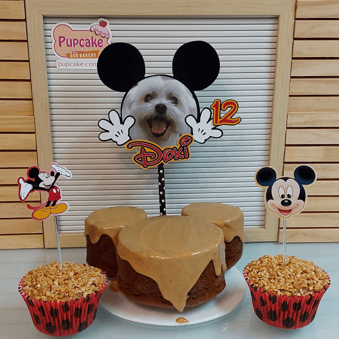 Bolo Mickey + 2 Cupcakes