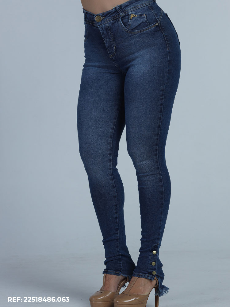 Calça Jeans Cigarreti Bumbum Perfeito com Recorte Poderoso e Aviamento Gold na Barra - Edex Jeans