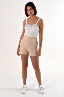 Short de alfaiataria feminino cintura alta com bolso na lateral bege