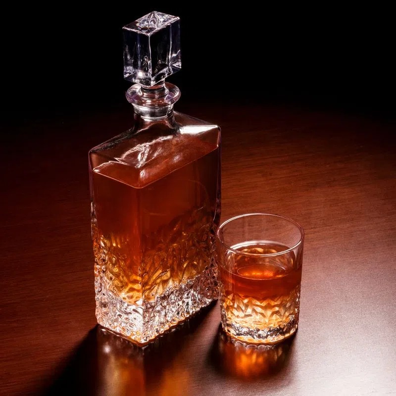 Garrafa de Cristal Lapidada Whisky 700ml - Wolff