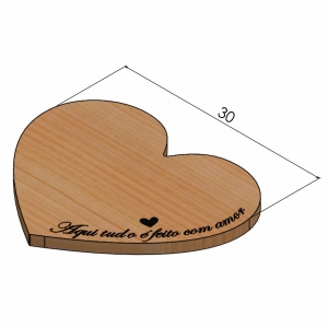 Bandeja de madeira em formato de coração com gravação a laser (Aqui tudo é feito com amor)