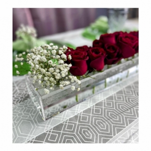 Vaso de flores para mesa em acrílico com 22 furos