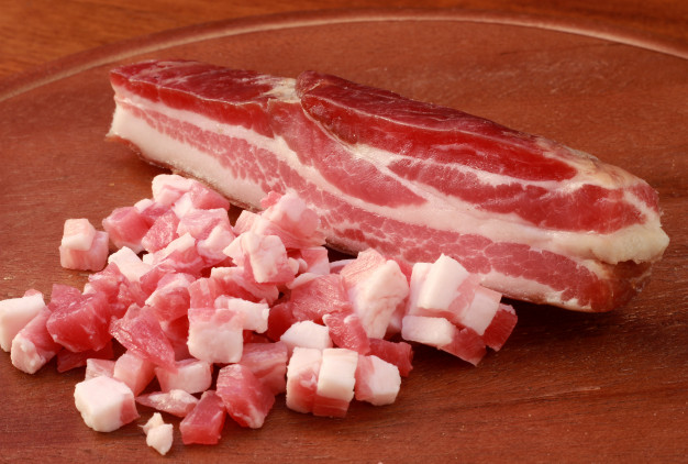 Bacon Sem Pele em Cubinhos 200 gr  - Açougue Casa Carne