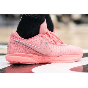 Tênis Nike LeBron 20 - Pink