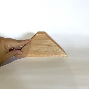 Porta guardanapo triângulo em madeira