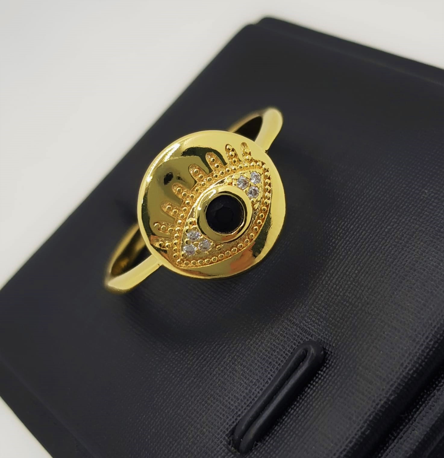 Anel Redondo Olho Grego com Zircônia Negra e Cristal Banhado em Ouro18k  - Lazzuli Joias