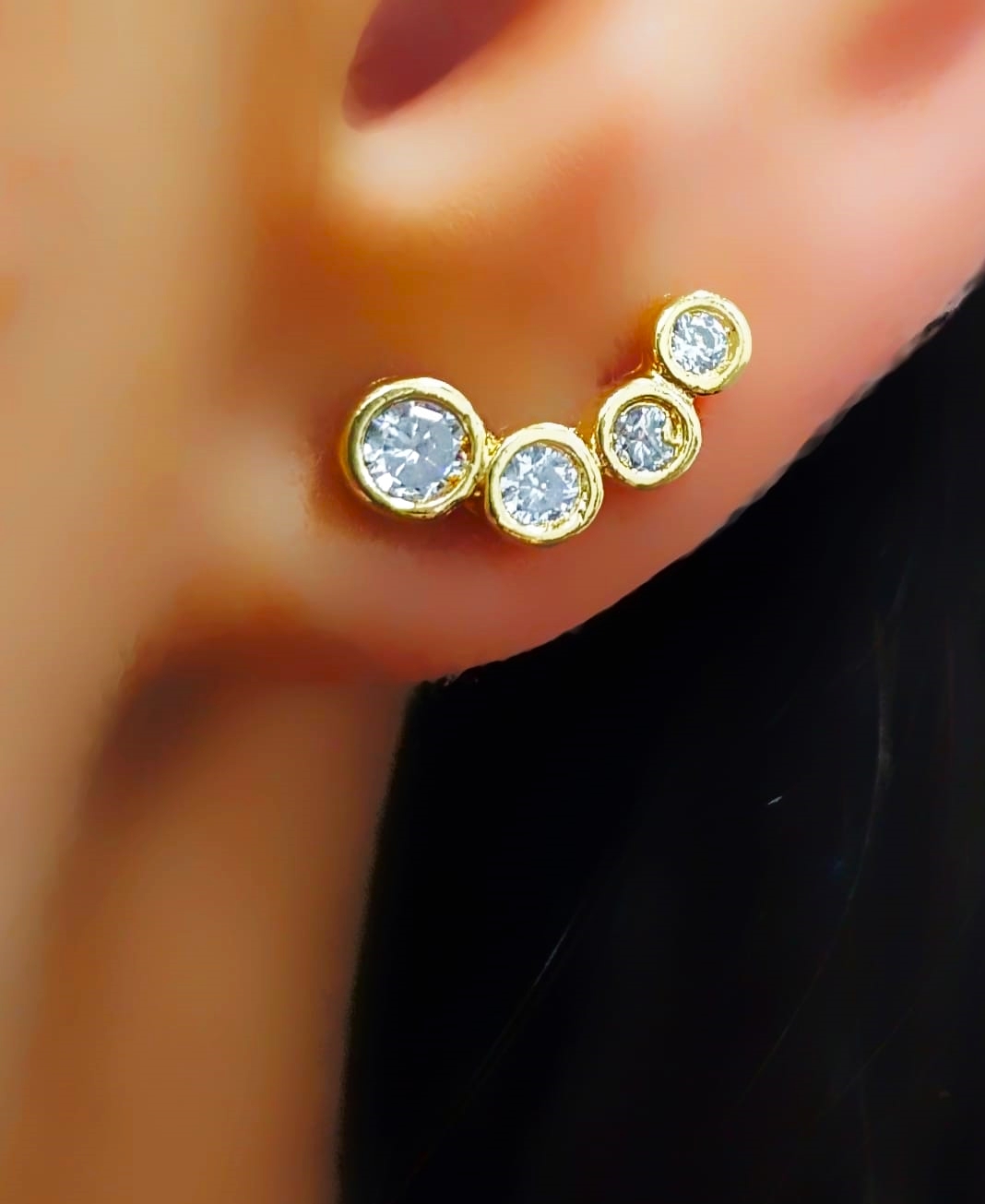 Brinco Mini Ear Cuff 4 Zircônia Cristal Banhado em Ouro18k   - Lazzuli Joias