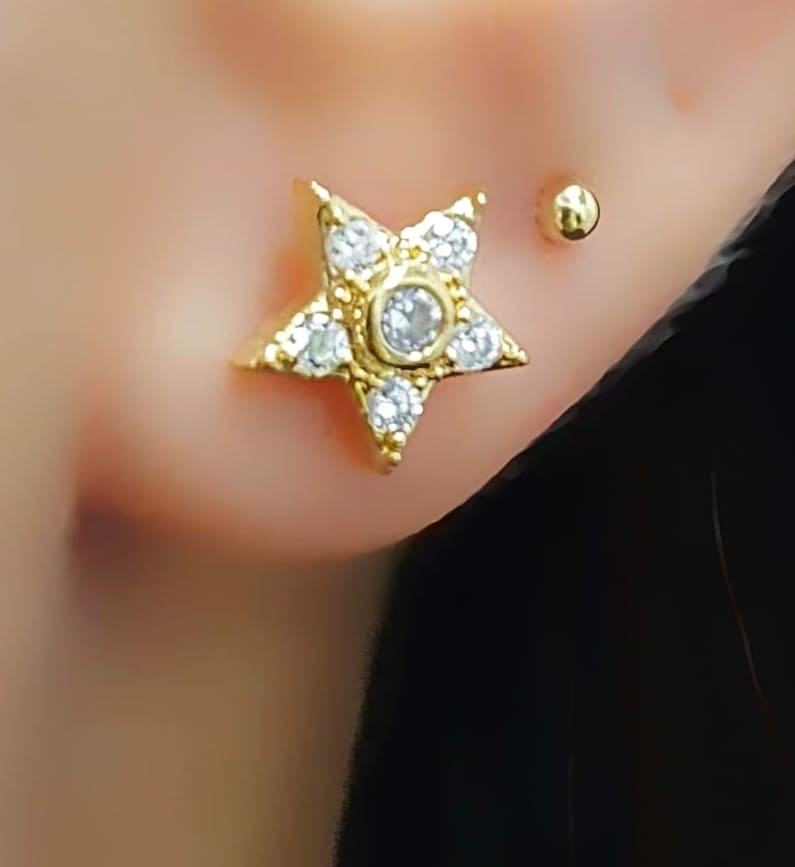 Brinco Mini Estrela 0.8 cm Micro Zircônia Cristal Banhado em Ouro18k  - Lazzuli Joias