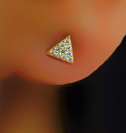 Brinco Mini Triângulo com Micro Zircônia Cristal Banhado em Ouro18k  - Lazzuli Joias