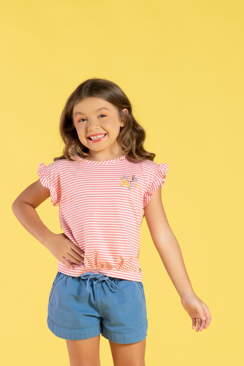 Blusa infantil listrada com bordado  - Lápis de Cor - Moda Infantil