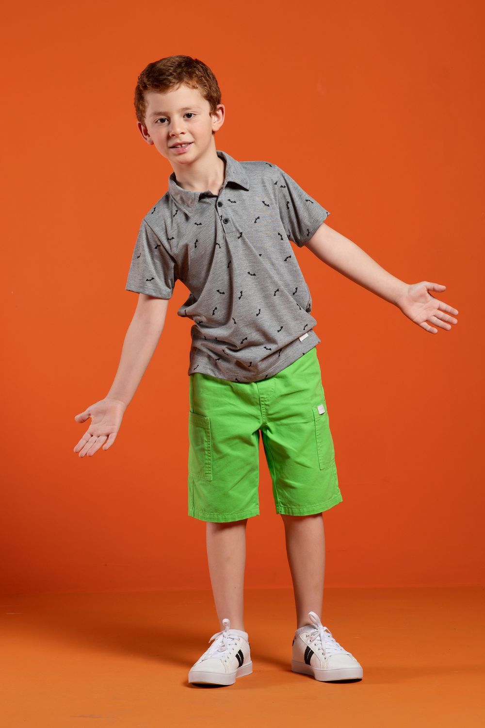Camisa polo infantil com mini morcegos estampados - Lápis de Cor - Moda Infantil