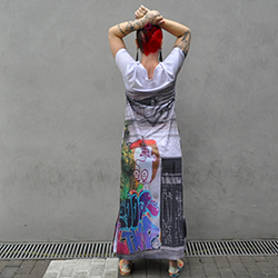 Vestido Longo - Manga Curta - Estampa - Há Grafite nas Ruas