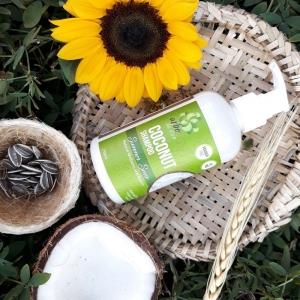 Shampoo Nutritivo Limpeza Suave, Anti Frizz  Óleo de Coco Premium, Aloe Vera e Ginseng 250ml