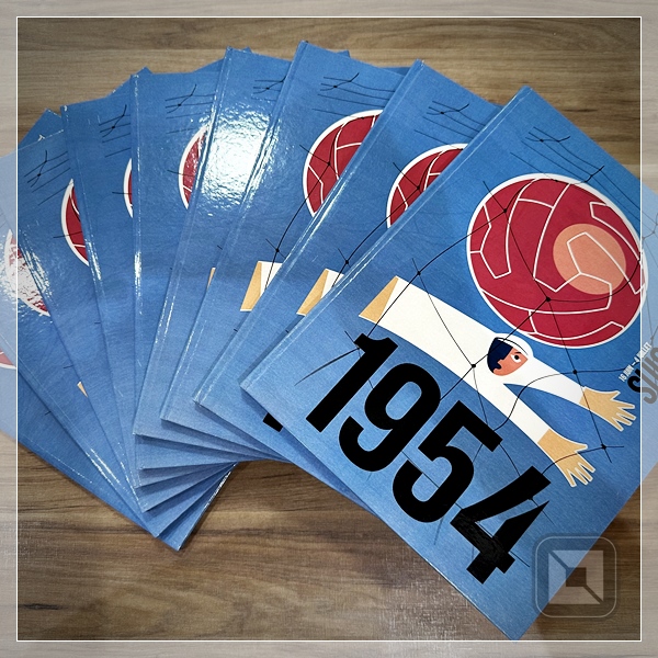 Álbum de Figurinhas da Copa do Mundo de 1954 na Suíça - Capa Dura - LINHA PREMIUM  - Alolla | Decorações