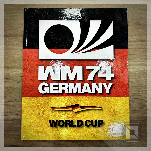 Álbum de Figurinhas da Copa do Mundo de 1974 na Alemanha - Capa Dura - LINHA PREMIUM - Alolla | Decorações