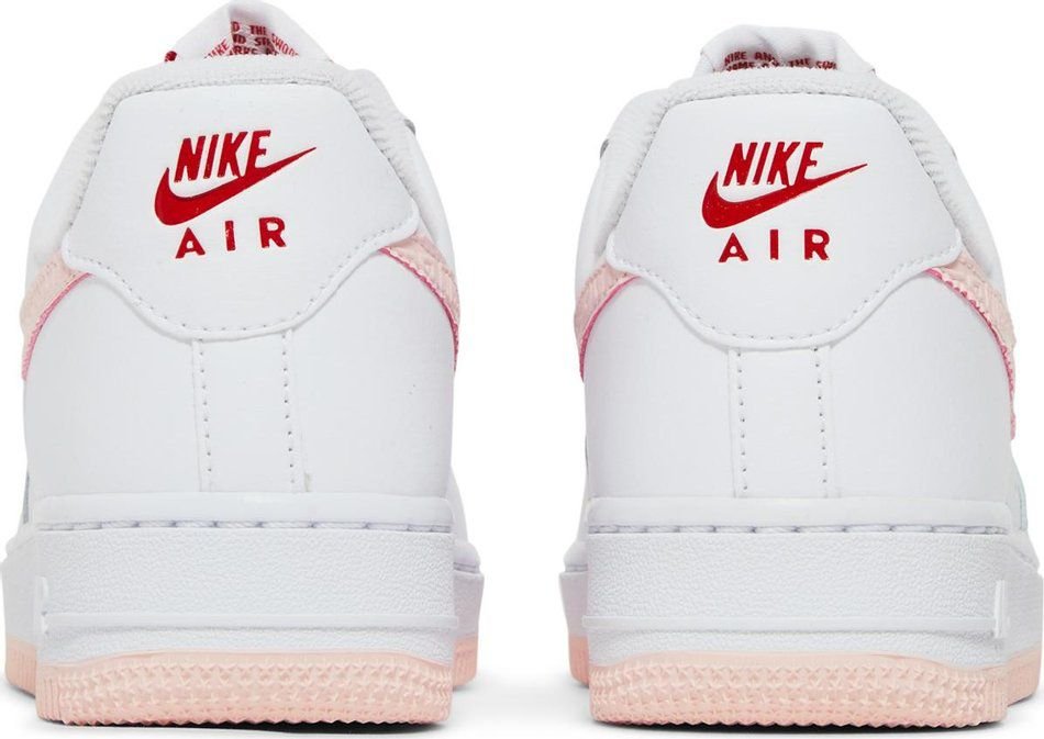 Nike Air Force 1 Low "Valentine's Day 2022" Feminino