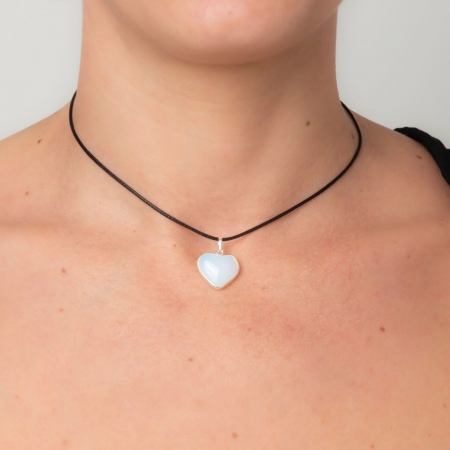 Pingente de Prata Nobre Alta Joalheria Certificado Formato Coração Com Pedra Natural Opalina Pequeno
