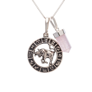 Kit do signo de Touro: colar com pingente de quartzo rosa + medalhinha