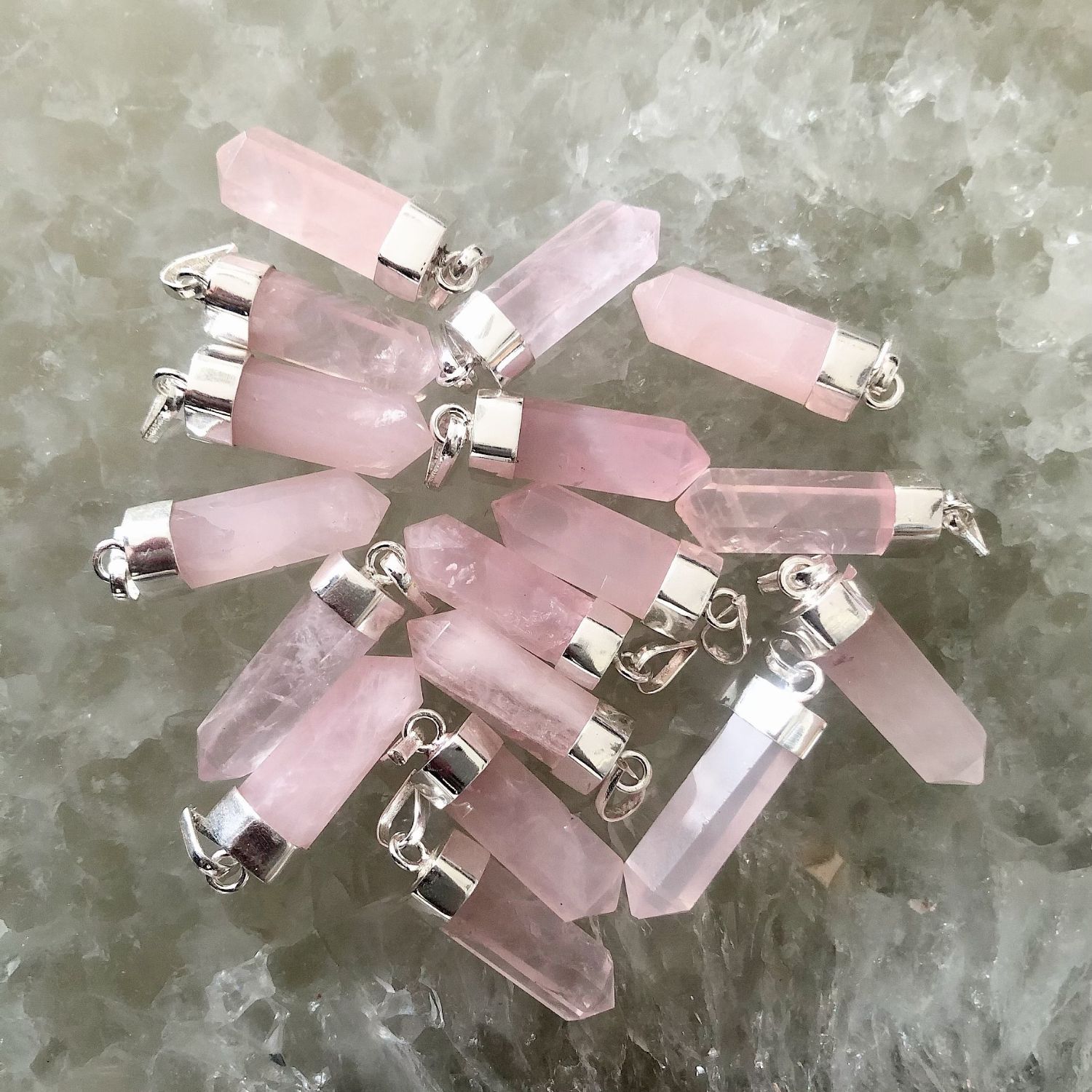 Pingente de Cristal e Prata Nobre Alta Joalheria Certificado Ponta Quartzo Rosa Mini