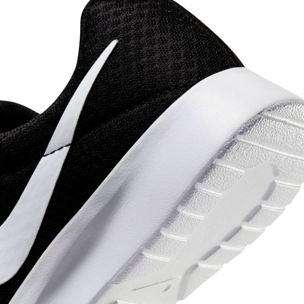 Tênis Nike Tanjun DJ6257