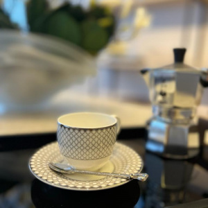 Jogo de Cafézinho Royal Porcelain (6 xícaras e 6 pires)