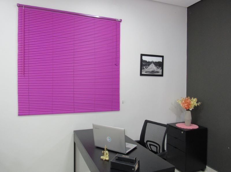 Persiana Horizontal PVC 25mm Color 140larg x 140alt Violeta