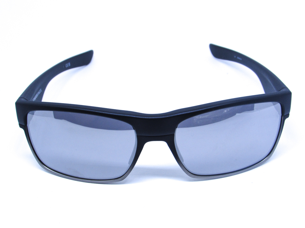 Óculos de Sol Oakley Masculino Curvo Acetato Preto