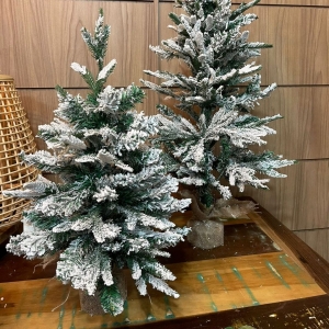 Árvore de Natal Nevada 60cm C/ 72 Galhos Vencedor