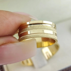 Aliança de Casamento Ouro 18K Lesoto 8mm | Aliança Grossa Semi Anatômica