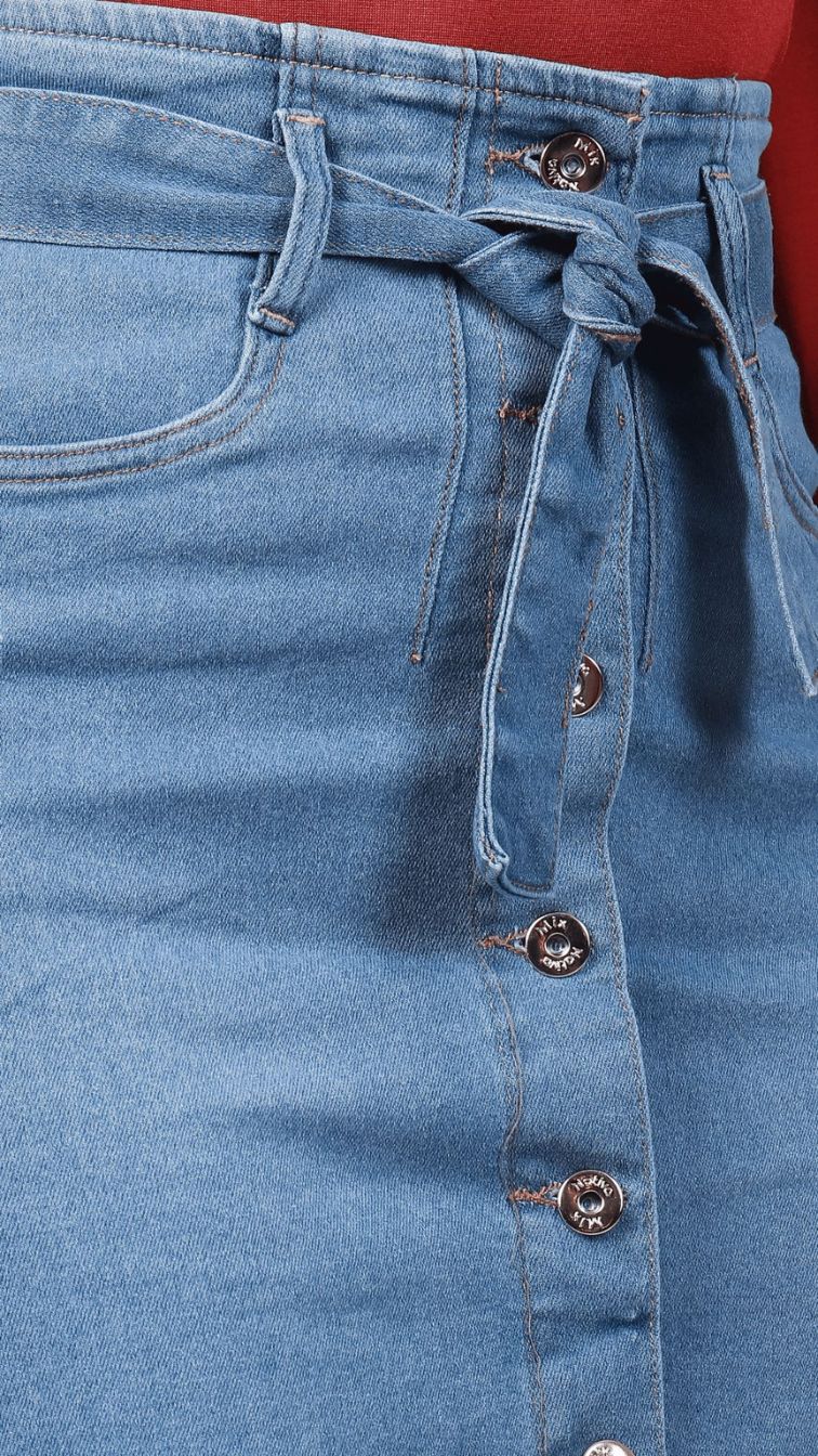 Saia Midi Jeans com Cinto de Tecido