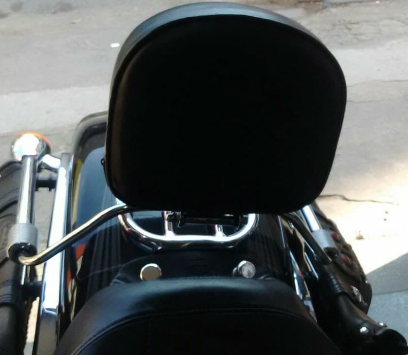 Encosto de Piloto Modelo Rasante - Softail Breakout até 2017 - Harley Davidson