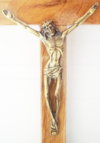 CX50 - Crucifixo Madeira c/ Cristo Crucificado Liso 20cm  - VindVedShop - Distribuidora Catolica